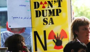 dont dumpa SA placard and two audience members of fourm