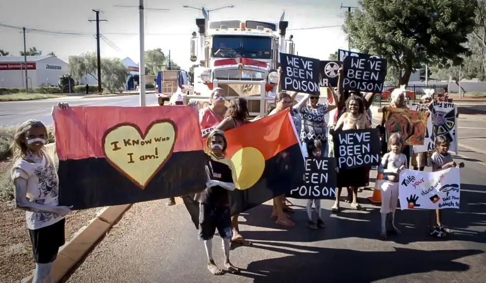 Community protest in Tennant Creek against the Muckaty waste dump.